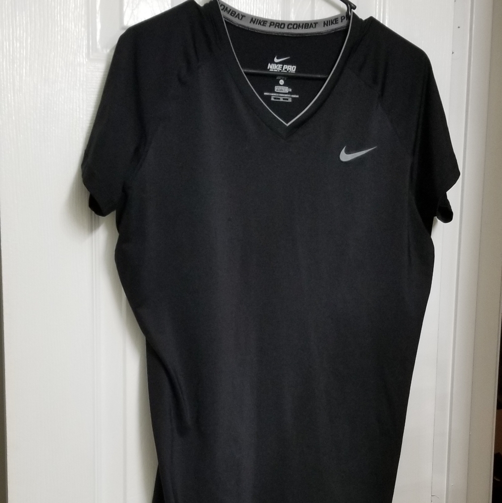 Nike top